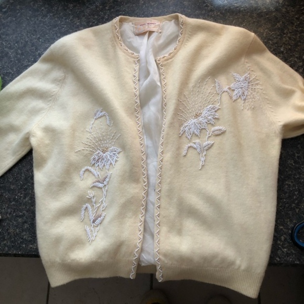 Vintage 50’s button down sweater. Size small-medium.